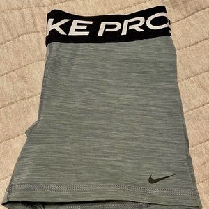 Large Nike Pro Short (3in)